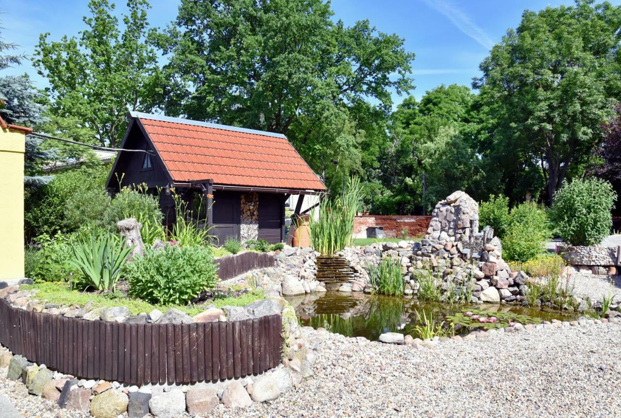 Ferienhaus "Am Gutspark" Alt Tucheband Exterior photo