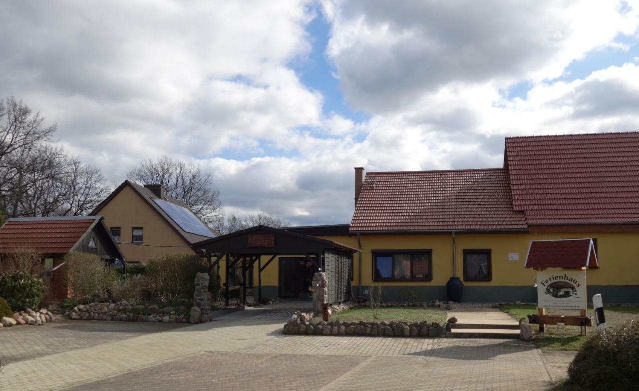 Ferienhaus "Am Gutspark" Alt Tucheband Exterior photo